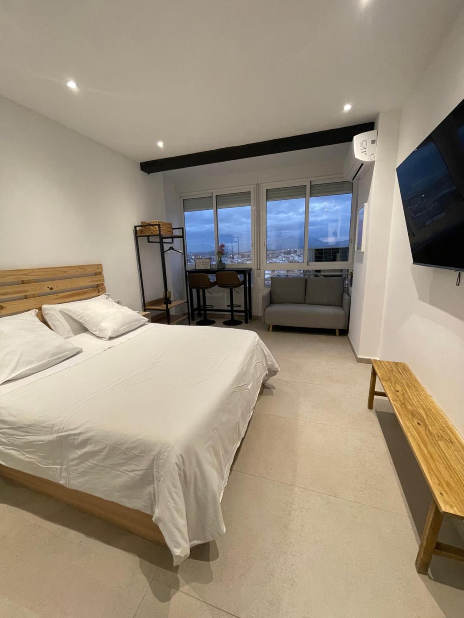 Sky Views Studio In City Centre Alicante Ngoại thất bức ảnh